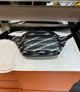 （分類：）位於 。 由 unicornlux 提交（商品編號 1385176955，圖片 1）。簡介： 。