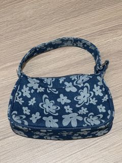由 finger_betty (刊登 ID 1385228529，圖片 1) 提交，位於 的 (類別：)，說明：。