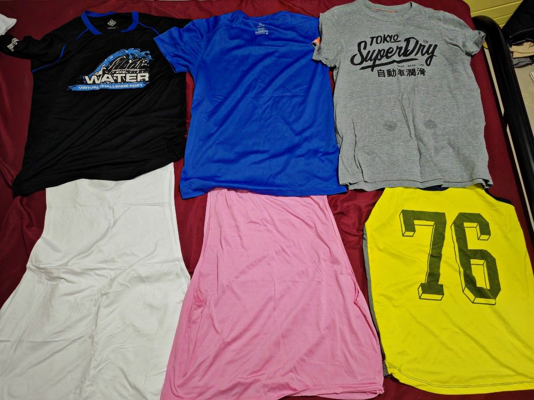 BUNDLE ALERT! Diadora plus 6 active wear tops (Category: Activewear) located in Mandaluyong City. Submitted by itnus (Listing ID 1385078972, Image 2). Description: Perfect para sa mga nasa running era. :) Di na kasi ito kasya sa akin. Random brands na ito. Kunin mo na. :).