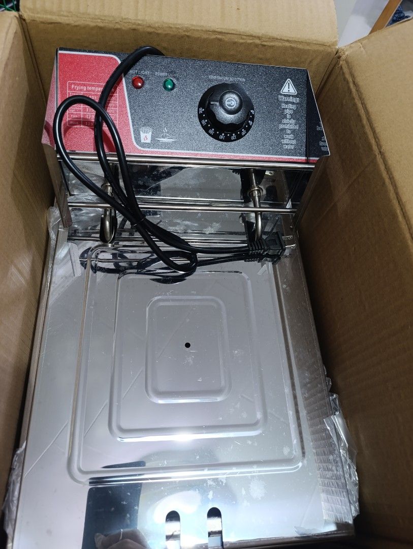 Deep fryer (Category: Other Kitchenware & Tableware) located in Manila. Submitted by hildamalol58249 (Listing ID 1385181837, Image 1). Description: medyo malaki, magandang pambusiness.