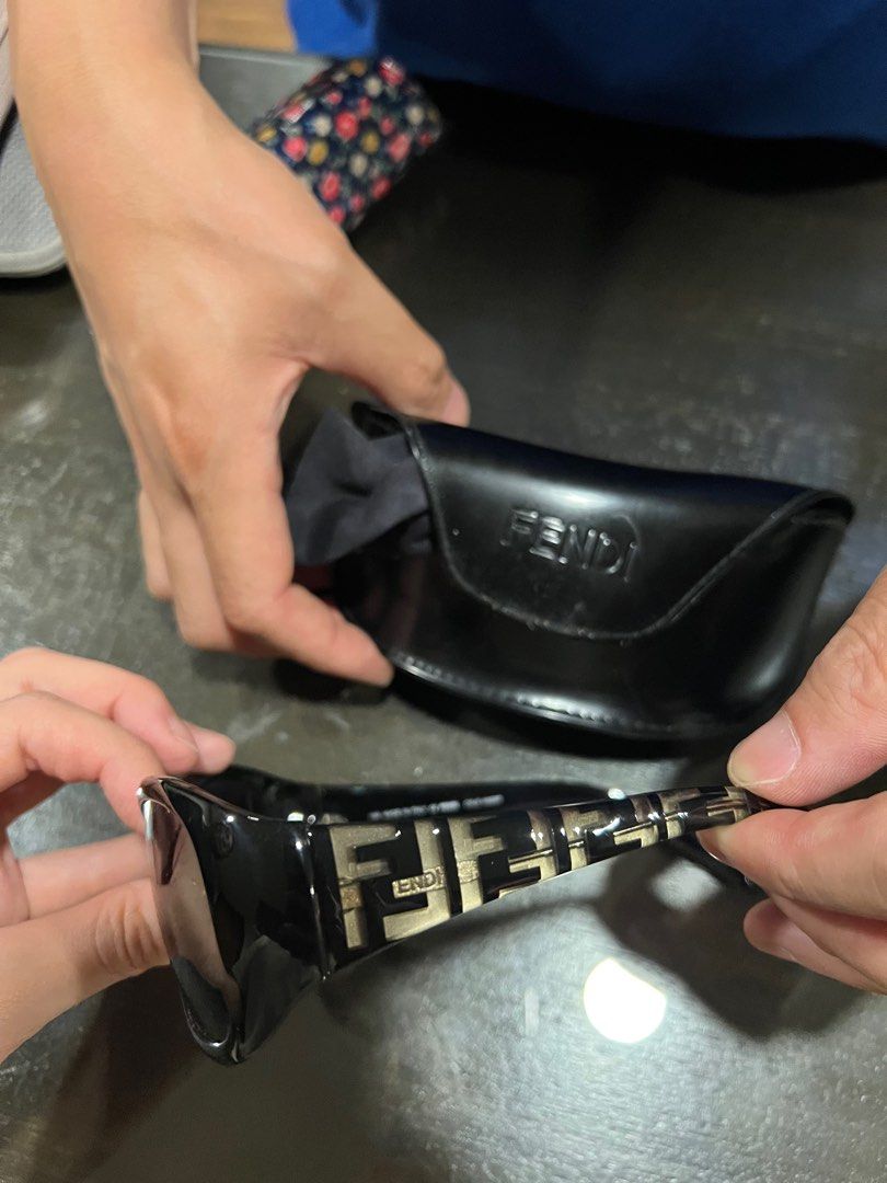fendi original sunglasses womens (Category: Sunglasses & Eyewear) located in Makati City. Submitted by declutterme19 (Listing ID 1385073056, Image 2). Description: .