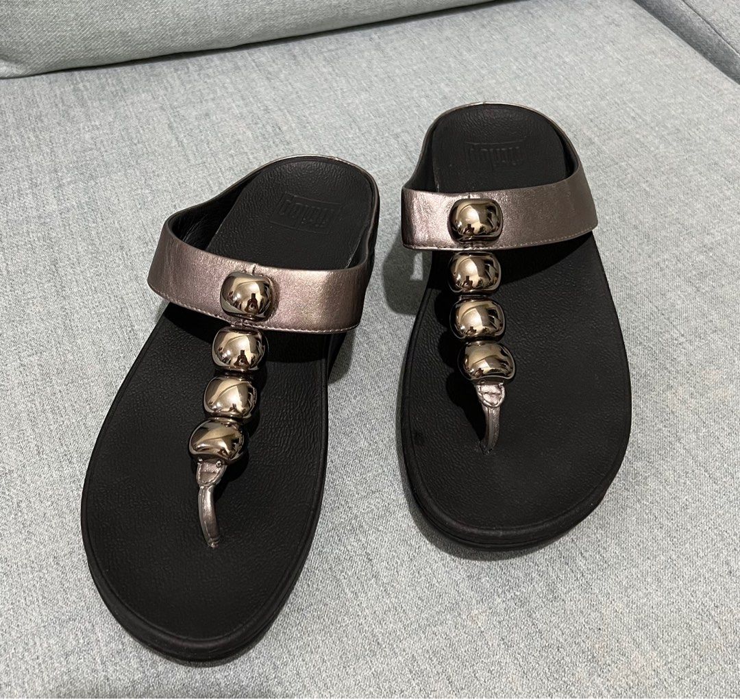 FITFLOP Rola Pewter Thong Wedge (Category: Sandals) located in Mandaluyong City. Submitted by kathleen_gem (Listing ID 1385122460, Image 2). Description: Used twice only Slightly negotiable Original.