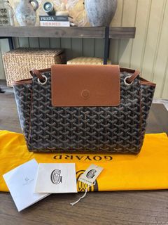 (Kategori: ) berada di . Dikirim oleh anzeraluxbags.id (ID iklan 1385108033, Gambar 1). Deskripsi: .
