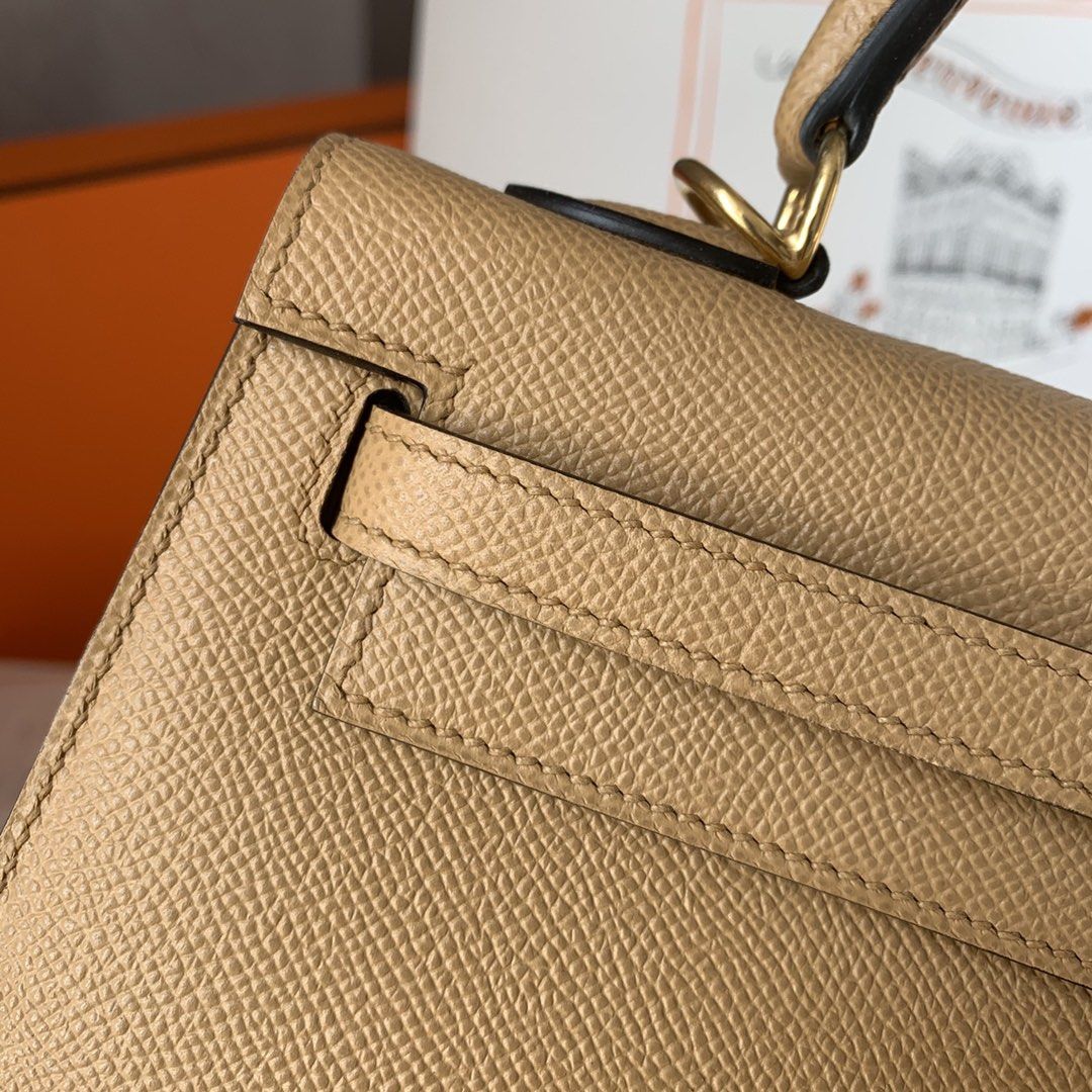 Hermes Kelly 25cm Epsom Biscuit GHW (Category: Luxury Bags & Wallets) located in Pasig City. Submitted by wmsbags_2 (Listing ID 1385218870, Image 2). Description: Available❗️ VIP HANDMADE ✅Perfect workmanship ✅Fully hand stitched ✅Fine stamp & Code ✅100% Hardware materials structured ✅Real Leather ✅We do deliver (any) ✅ or meet up ( metro manila area) ✅We shipp all nationwide ✅Complete Inclusion MODE OF PAYMENT 📌CREDIT CARD & Cash accepted 📌Gca