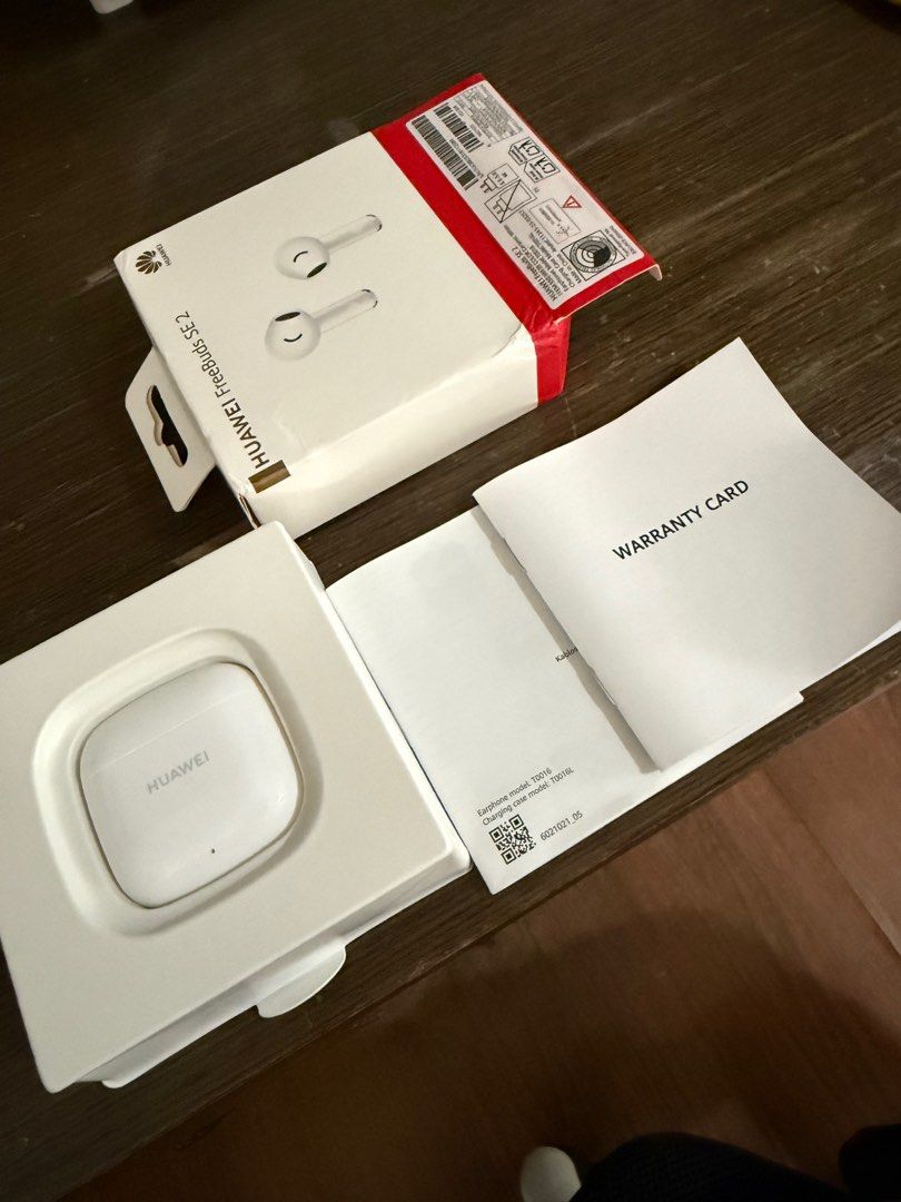 HUWAEI FREEBUDS SE 2 (Category: Headphones & Headsets) located in Quezon City. Submitted by benta_sulit (Listing ID 1385112453, Image 3). Description: 40-Hour Battery Life 3 Hours of Music Playback on a 10-Minute Charge · IP54 Dust- and. Splash-Resistance open box just to check .