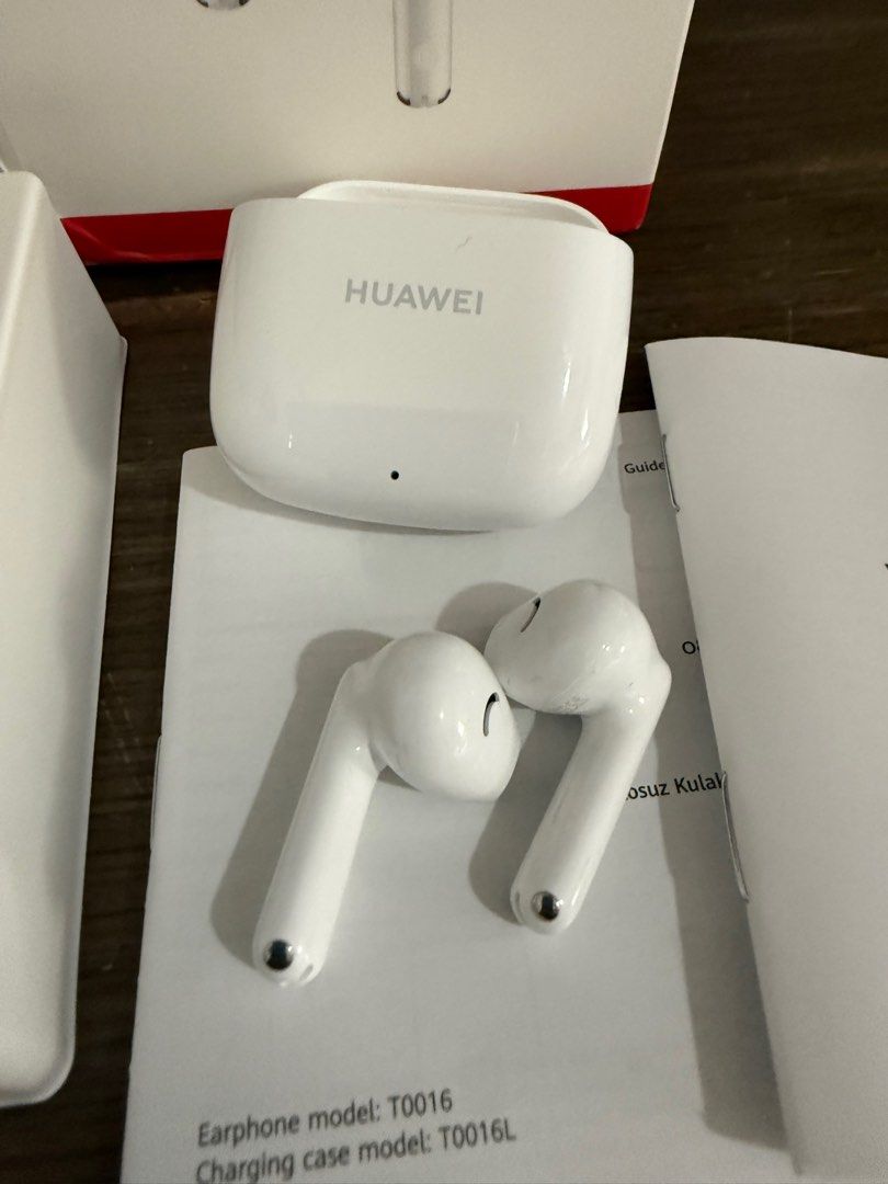 HUWAEI FREEBUDS SE 2 (Category: Headphones & Headsets) located in Quezon City. Submitted by benta_sulit (Listing ID 1385112453, Image 2). Description: 40-Hour Battery Life 3 Hours of Music Playback on a 10-Minute Charge · IP54 Dust- and. Splash-Resistance open box just to check .
