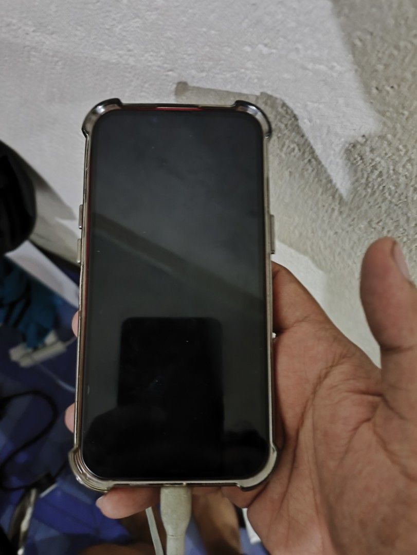 iPhone 14 FOR SWAP TO IP13 (Category: iPhone 14 Series) located in Quezon City. Submitted by palespales (Listing ID 1385055962, Image 1). Description: LF iPhone 13 + 6k, swap. Pwede ring for sale, 21k fixed. 128gb, 87% BH. QC area.