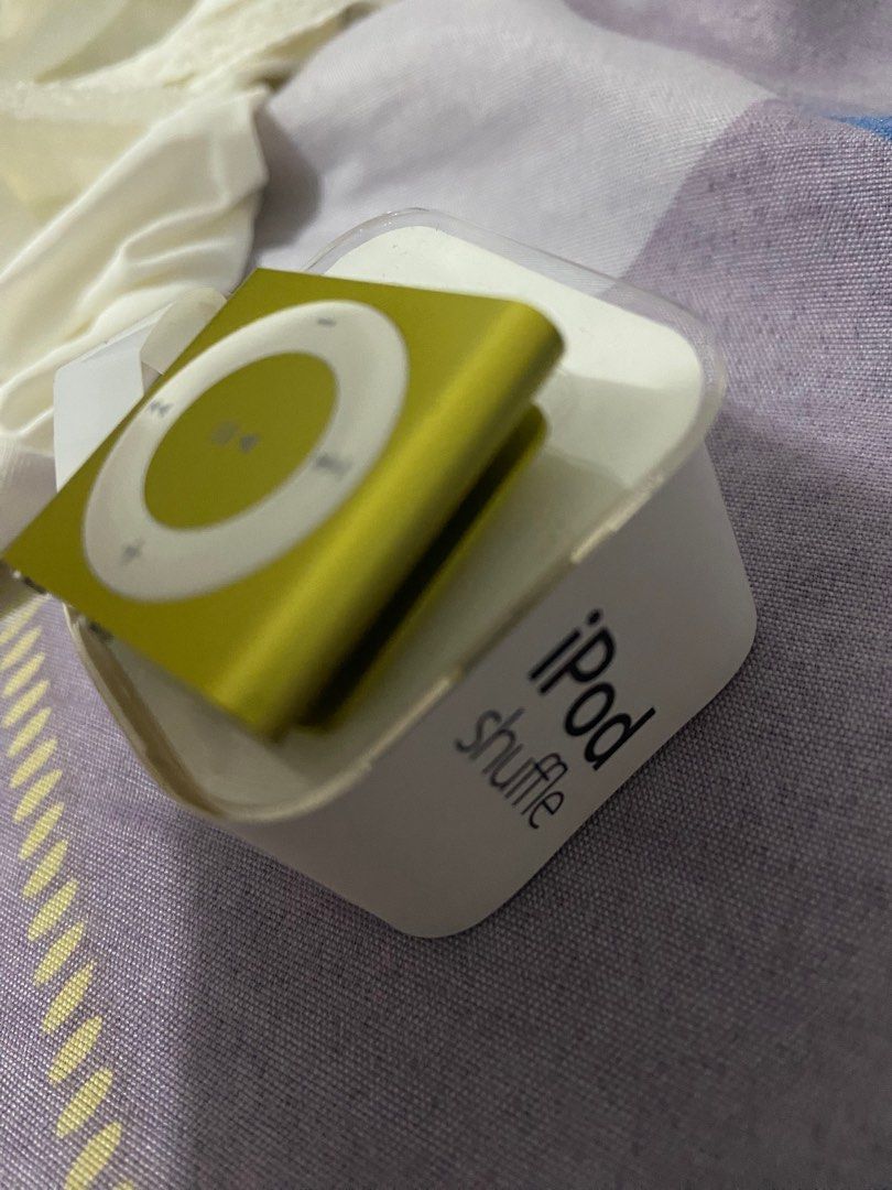 iPod shuffle RUSH (Category: Portable Music Players) located in Manila. Submitted by businesses101 (Listing ID 1385164529, Image 1). Description: Good as new! .