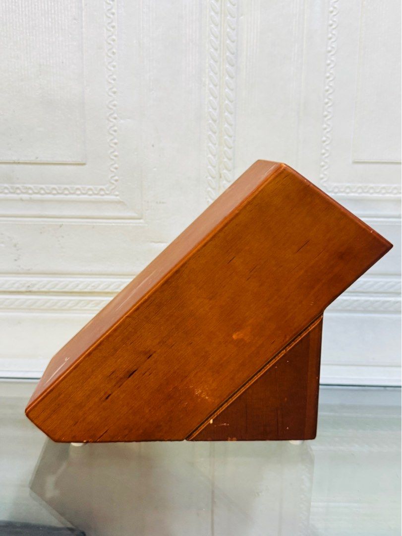Zwilling J.A henkels knife solid wood storage (Category: Knives & Chopping Boards) located in Rizal. Submitted by houseofbell (Listing ID 1385162702, Image 3). Description: 8 storage Solid wood.