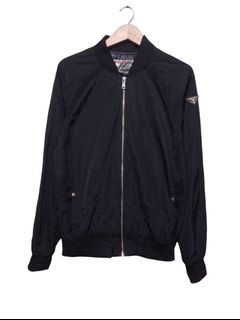 (Kategori: ) berada di . Dikirim oleh gerobak.jaket (ID iklan 1384967931, Gambar 1). Deskripsi: .