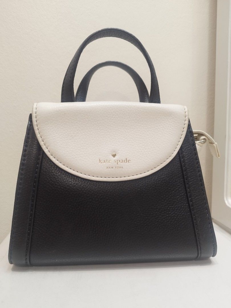 Kate Spade small adrien crossbody bag (Category: Luxury Bags & Wallets) located in Manila. Submitted by kishimasan (Listing ID 1385061440, Image 1). Description: Kate Spade small adrien crossbody bag white gold hardware original lightly used 2 way bag no issues comes with a generic dustbag location Manila sf not included lalamove or grab.