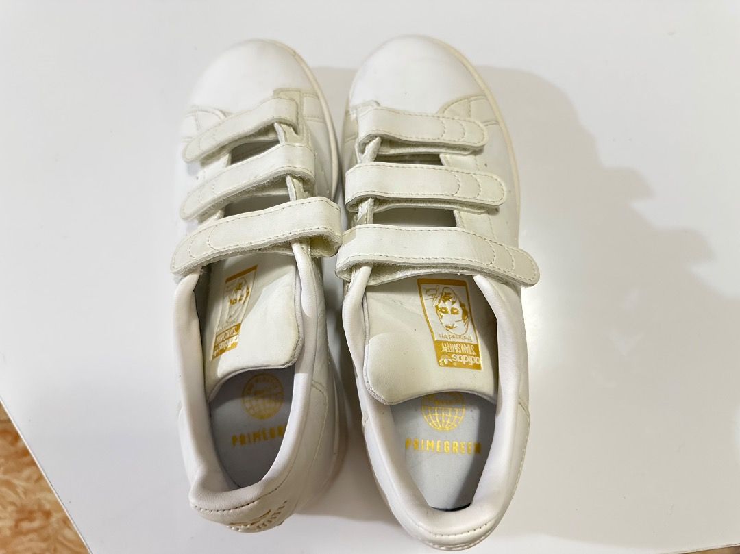 Adidas Stan Smith (Category: Sneakers) located in Makati City. Submitted by cathapelo (Listing ID 1385178567, Image 3). Description: Size: 24.5 cm No odor. Velcro sticks well. With a teeny bit of yellowing and slight marks from storage. No box/tag.