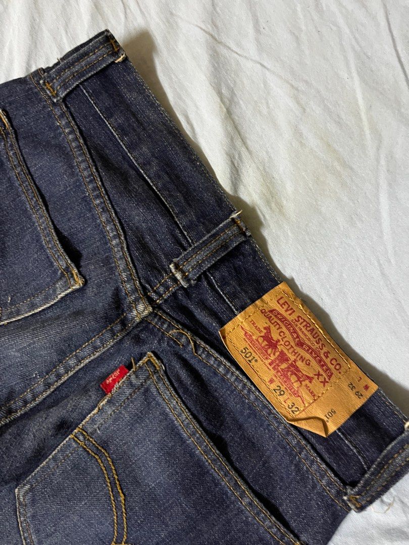 Levis (Category: Jeans) located in Kota Sarang Semut. Submitted by amarysr (Listing ID 1385228141, Image 3). Description: W29 L32.