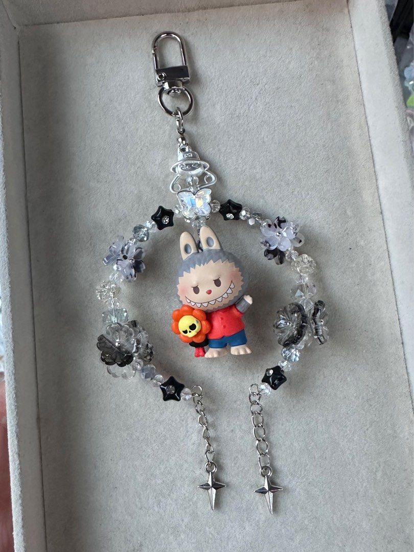 Loop Keychains (Category: Handmade Craft) located in Singapore. Submitted by graciecraft (Listing ID 1385190025, Image 2). Description: Chat for more details 😊.