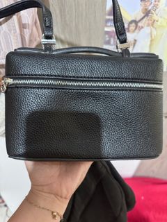 (Kategori: ) berada di . Dikirim oleh indriaul16 (ID iklan 1385143354, Gambar 1). Deskripsi: .