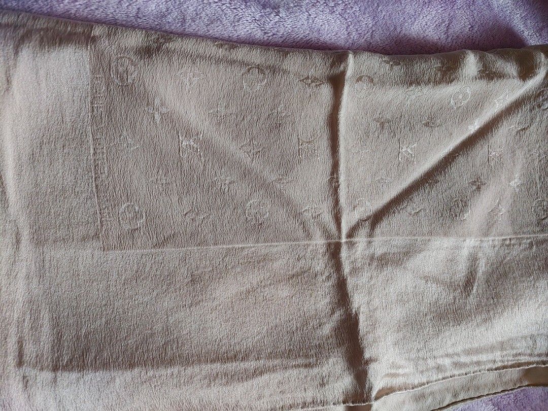 Louis Vuitton Silk Monogram Monaco square Scarf (Category: Luxury Accessories) located in Bacoor. Submitted by victoriaspickph (Listing ID 1385085679, Image 1). Description: Color beige po ito. di ko na pinalantsa. PM for the dimension. medyo malaki sya..