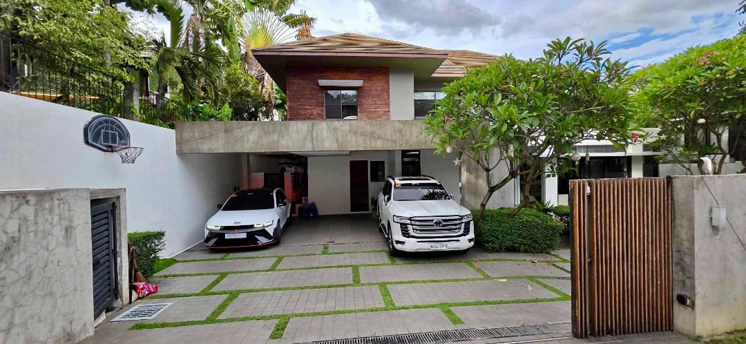(Category: ) located in . Submitted by jojotheleadrealty (Listing ID 1385224030, Image 1). Description: .