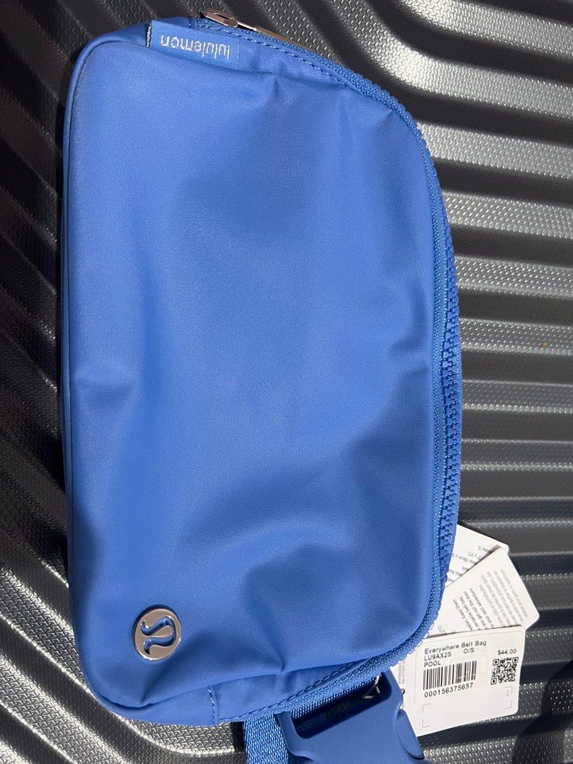 Lululemon everywhere belt bag (Category: Belt bags, Clutches and Pouches) located in Quezon City. Submitted by tomiteepee (Listing ID 1385048225, Image 2). Description: Brand new with tag Bought in Canada Guaranteed original With tags RFS: migrating for good.