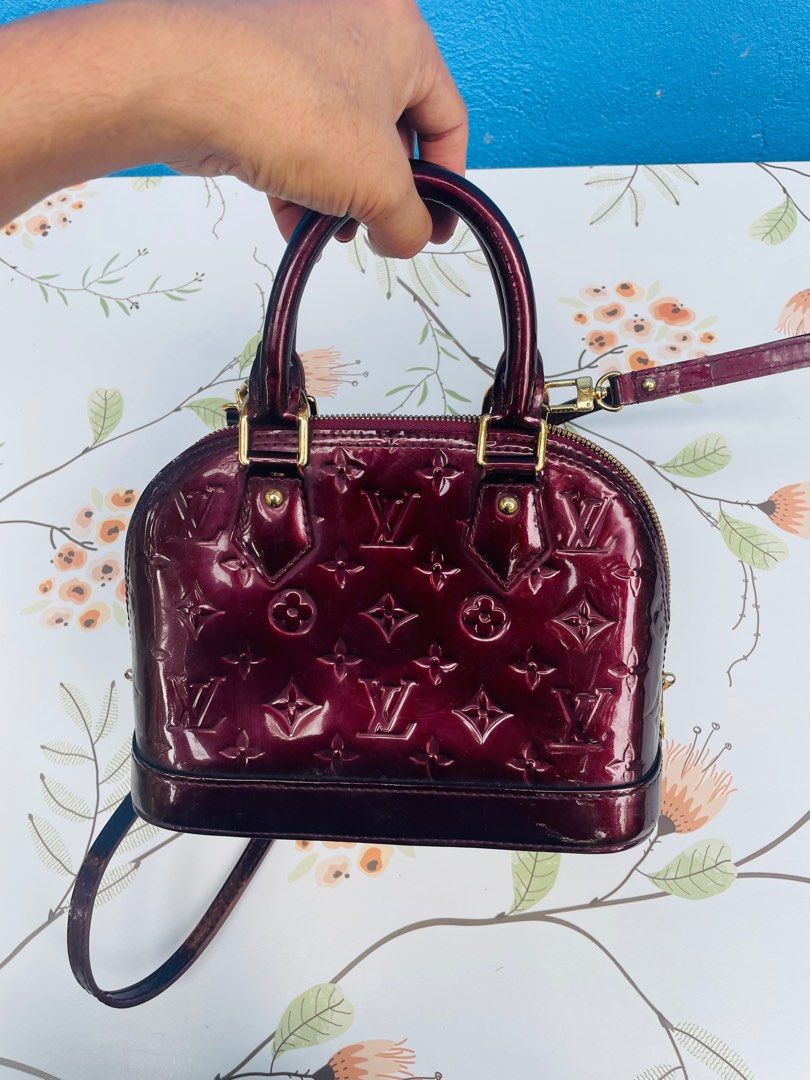 Lv alma vernis (Category: Luxury Bags & Wallets) located in Mambajao. Submitted by ckali (Listing ID 1385235528, Image 1). Description: No major issue Japan countainer van.ukay source .whit sling.maliit lang po cya.