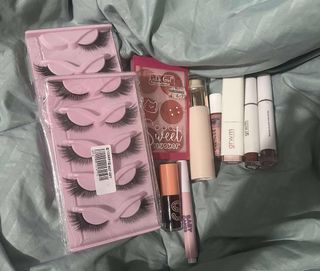 (Category: ) located in . Submitted by genxie_ (Listing ID 1385199581, Image 1). Description: .