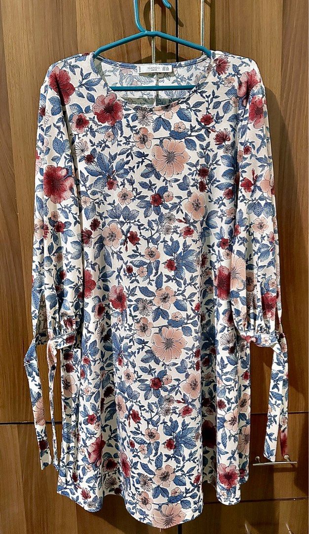 Mango Dress (Category: Dresses) located in Manila. Submitted by jpclassics (Listing ID 1385104312, Image 3). Description: Mango Printed Dress In excellent condition Size: XS but fits xs to semi medium body frame Last price posted RFS: Does not fit me anymore/ Decluttering.