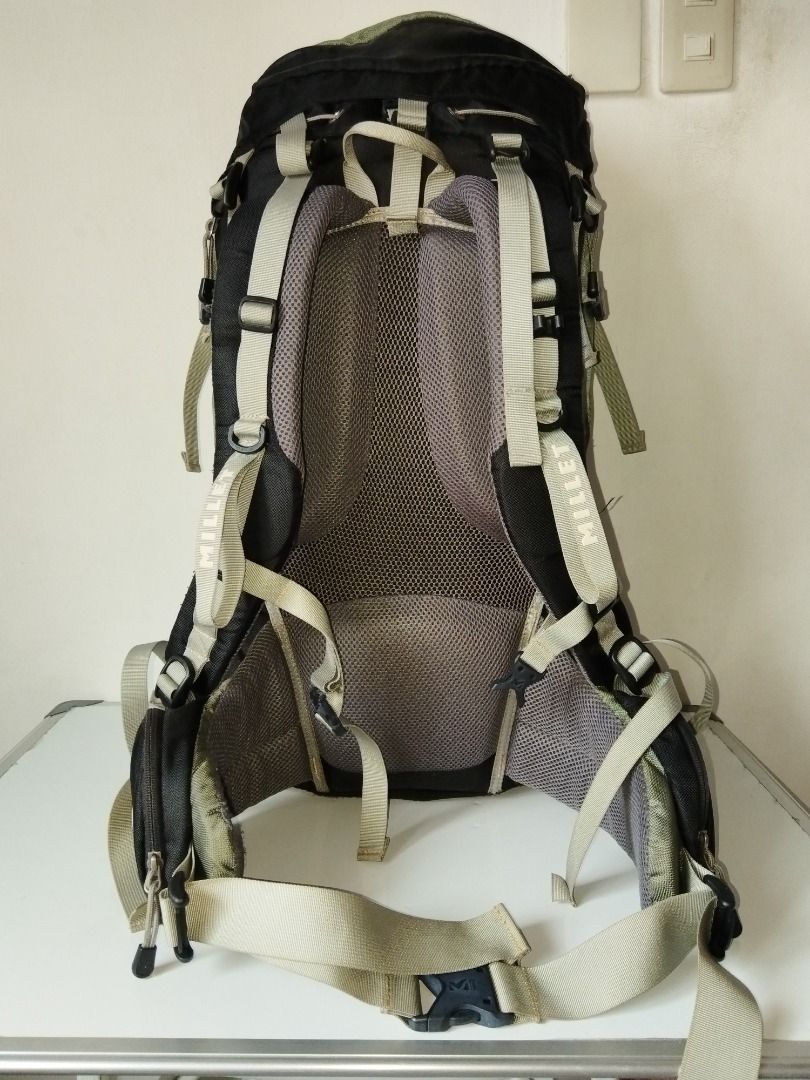 millet hiking bag (Category: Backpacks) located in Imus. Submitted by lj_tamayo (Listing ID 1385066484, Image 2). Description: Millet Backpack ◆Size Width: approx. 28cm Depth: Approx. 17.5 cm Height: Approx. 55cm 30+5 Liters Very good condition No holes All zipper working 2980 + sf Imus cavite.