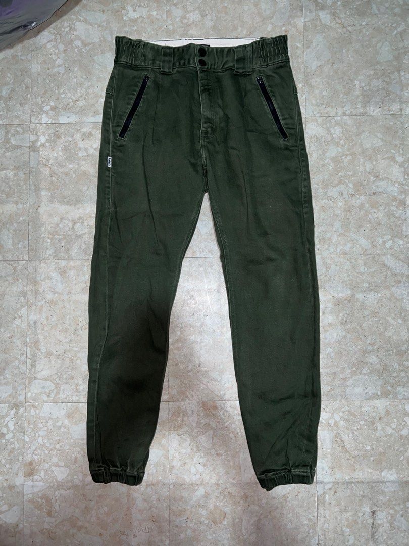 Moss Green Lakh Workwear Jogger Pants (Category: Joggers) located in Manila. Submitted by jlogup08 (Listing ID 1385226706, Image 1). Description: Good as new Dimensions: 37.5 length 33 waistline Medium to Large best fit.