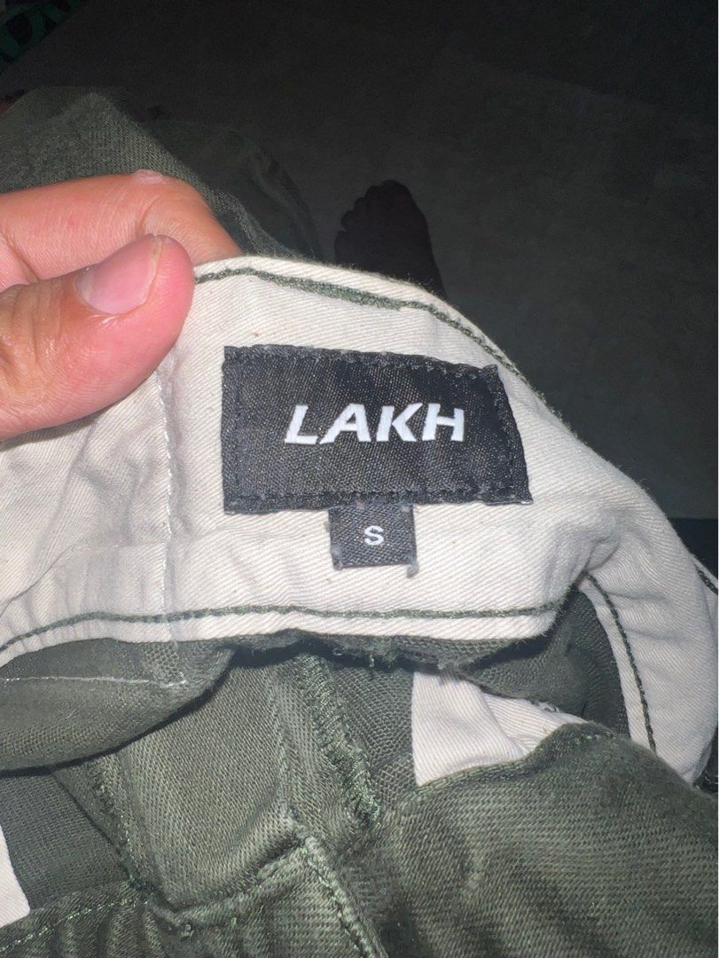 Moss Green Lakh Workwear Jogger Pants (Category: Joggers) located in Manila. Submitted by jlogup08 (Listing ID 1385226706, Image 2). Description: Good as new Dimensions: 37.5 length 33 waistline Medium to Large best fit.