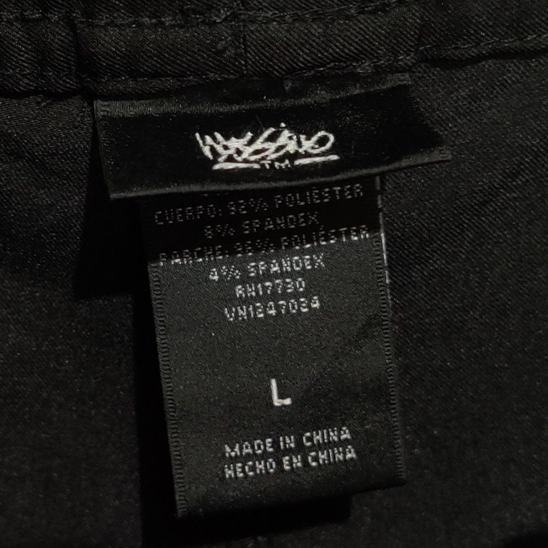 (38-40) MOSSIMO Men's Black Shorts (Category: Shorts) located in Baguio. Submitted by db_clothing (Listing ID 1385148959, Image 3). Description: Dimensions: Waist: 19.5 inches Length: 19 inches Rise: 12.5 inches.
