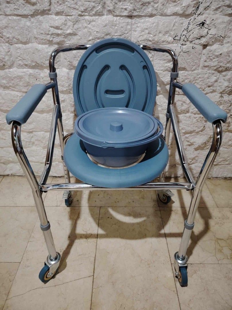 mura na skeleton commode chair with wheels (Category: Braces, Support & Protection) located in Manila. Submitted by joy63057743416 (Listing ID 1385235130, Image 1). Description: we accept bulk orders brandnew affordable onhand negotiable good quality and condition open for pick up and delivery high quality we also sell many medical supplies call me 09268225723 cod,gcash,bank transfer lifetime time free service.