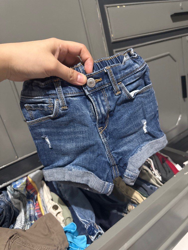 Old Navy 2T Denim Shorts (Category: Babies & Kids Fashion) located in Makati City. Submitted by declutterwitq (Listing ID 1385238147, Image 1). Description: no flaws adjustable strap on the waist.