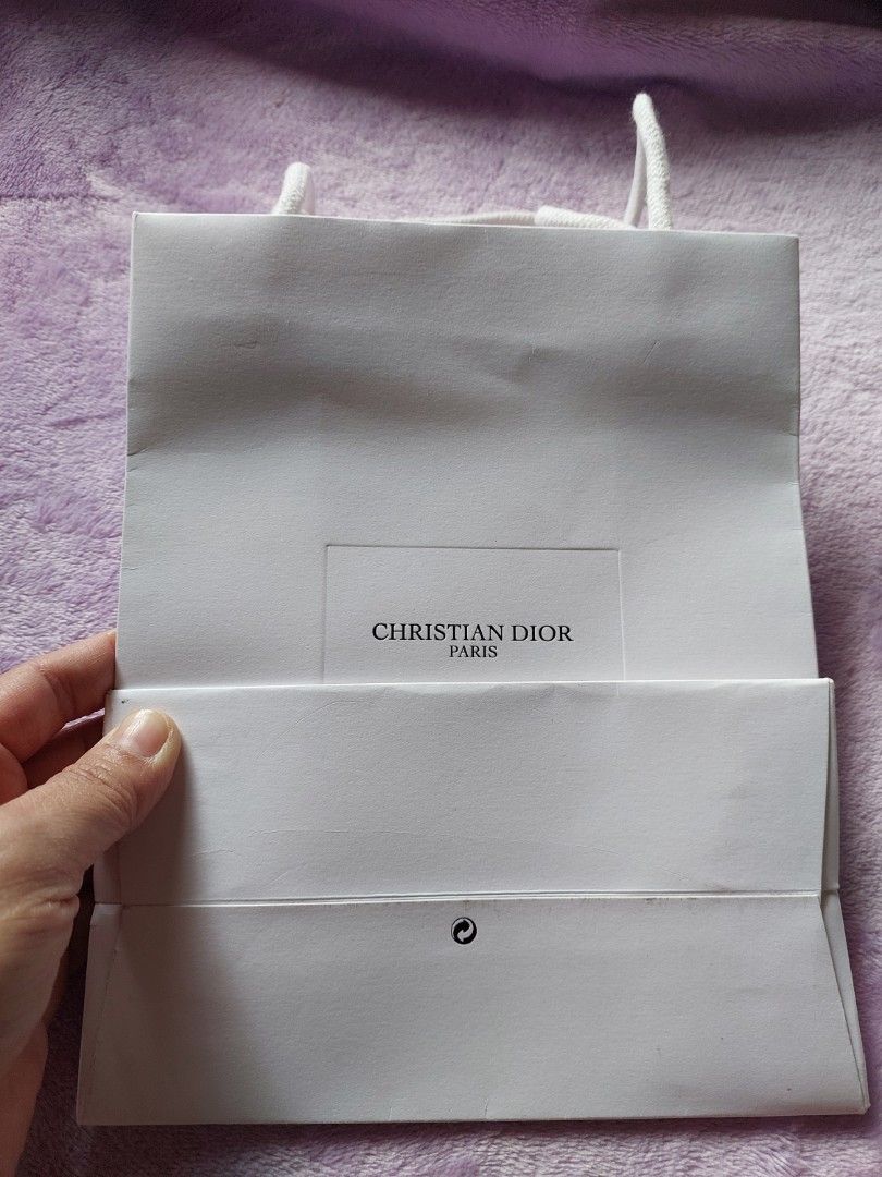 Paperbag from Christian Dior (Category: Luxury Accessories) located in Bacoor. Submitted by victoriaspickph (Listing ID 1385090581, Image 3). Description: PM for dimension. May maliit na light lang na blue stain..