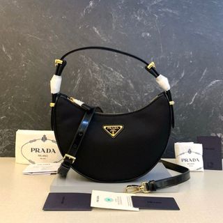 (Kategori: ) berada di . Dikirim oleh anzeraluxbags.id (ID iklan 1385063468, Gambar 1). Deskripsi: .