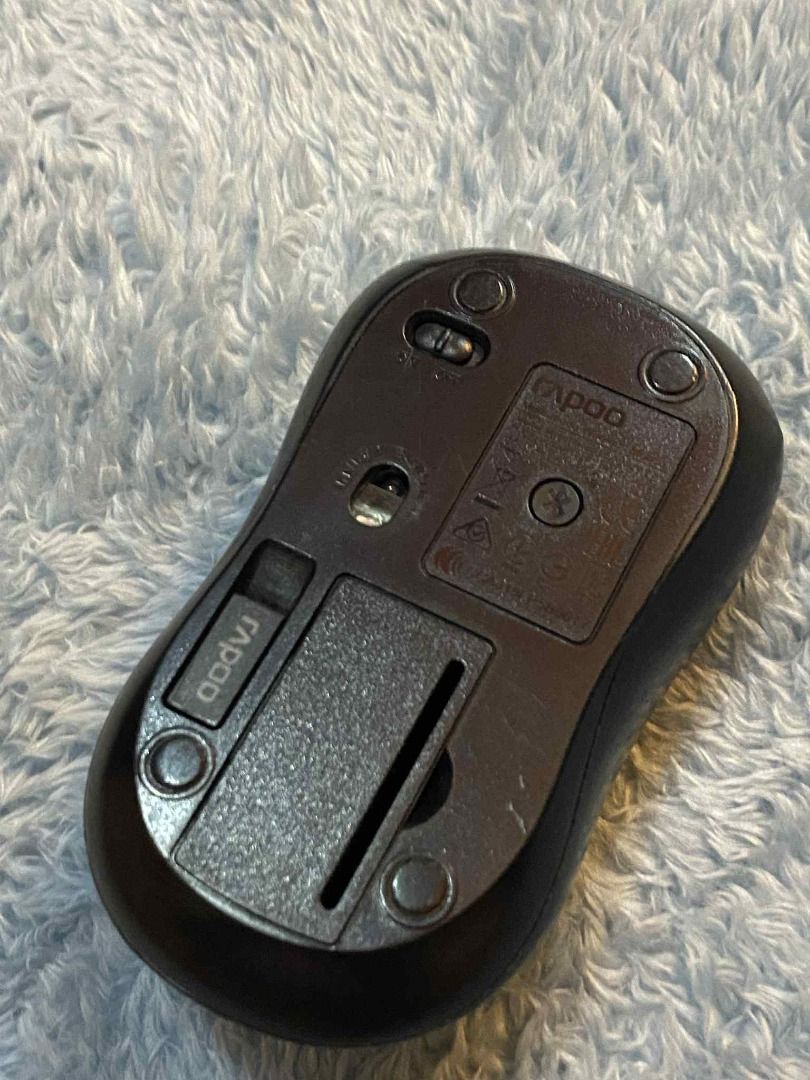 Rapoo 1620 Wireless Optical Mouse for Laptop 1000DPI 2.4G USB (Category: Mouse & Mousepads) located in Antipolo. Submitted by ci4riel (Listing ID 1385156816, Image 2). Description: Connection Type: Wireless 2.4G Optical Mouse Mouse Compatibility: Windows7/8/10 or above, Mac OS X 10.6 o Dimension (L x W x H): 111.4*63.8*39.8 mm Mouse Weight: 58g Battery Capacity: 1 AA alkaline battery with free 1 battery .