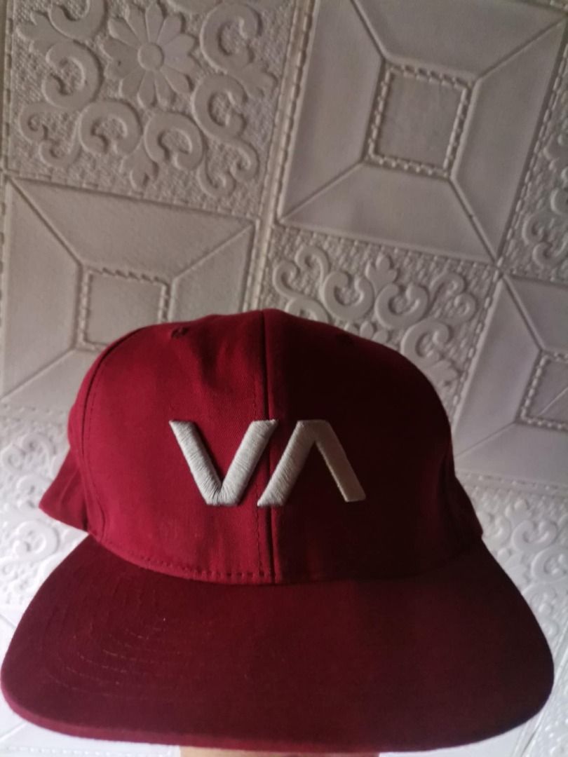 RVCA CAP (Category: Caps & Hats) located in Makati City. Submitted by breakstuffsmnlv2 (Listing ID 1385145356, Image 1). Description: RVCA SNAPBACK ONE SIZE FITS ALL EXCELLENT CONDITION COLOR RATE: 9.5/10 LOCATION: MAKATI CITY.