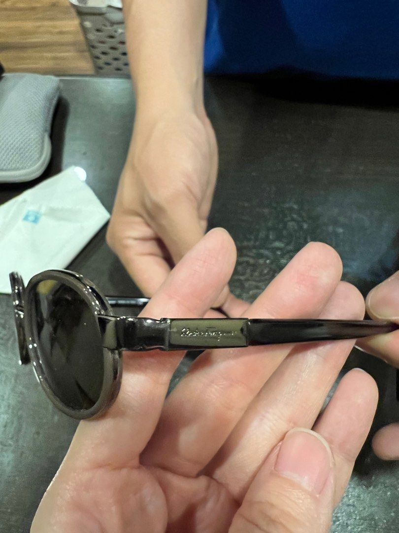 Salvatore ferragamo original sunglasses (Category: Sunglasses & Eyewear) located in Makati City. Submitted by declutterme19 (Listing ID 1385072628, Image 2). Description: .