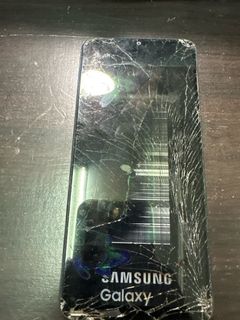 由 second_hand_smartphone (刊登 ID 1385146800，圖片 1) 提交，位於 的 (類別：)，說明：。
