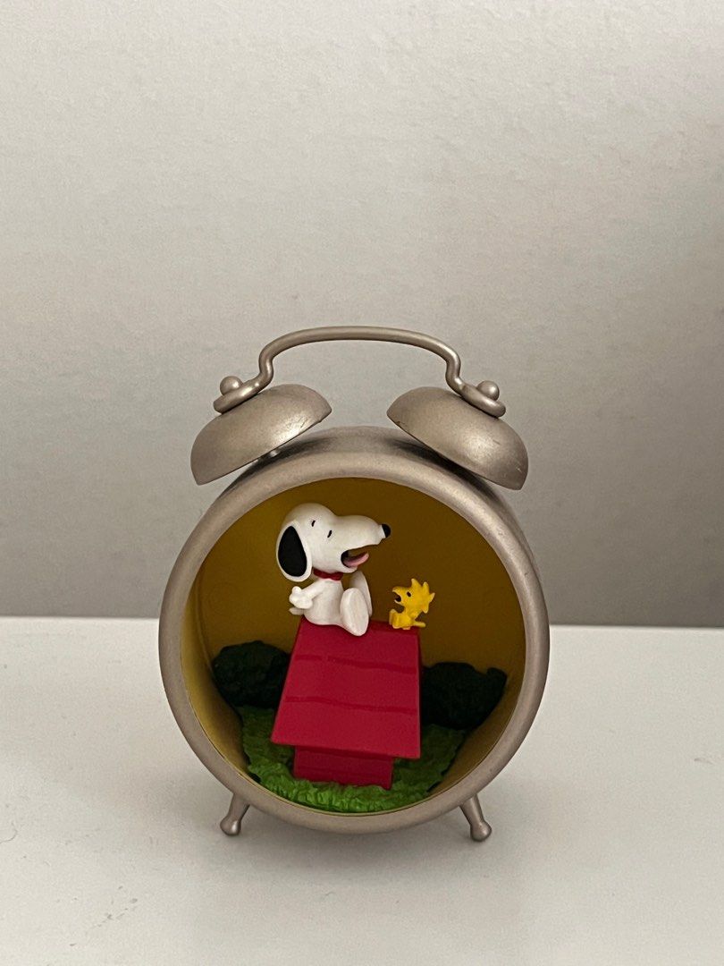 Snoopy Antique Diorama (Clock) (Category: Clocks) located in San Mateo. Submitted by sheabttrs (Listing ID 1385088038, Image 1). Description: * kept clean and stored * bought in Korea * can send more pics via DM .