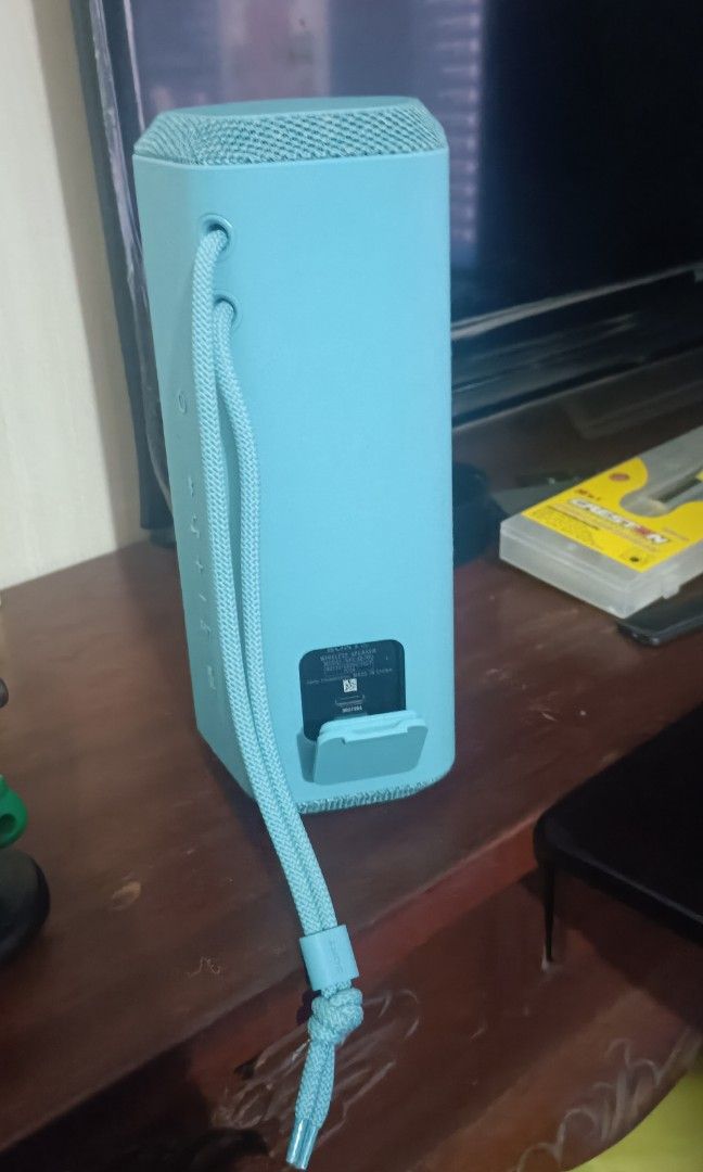 SRS XE200 (Category: Soundbars, Speakers & Amplifiers) located in Quezon City. Submitted by jimarmamento-59749 (Listing ID 1385124022, Image 1). Description: speaker for sale 3k only barely used.