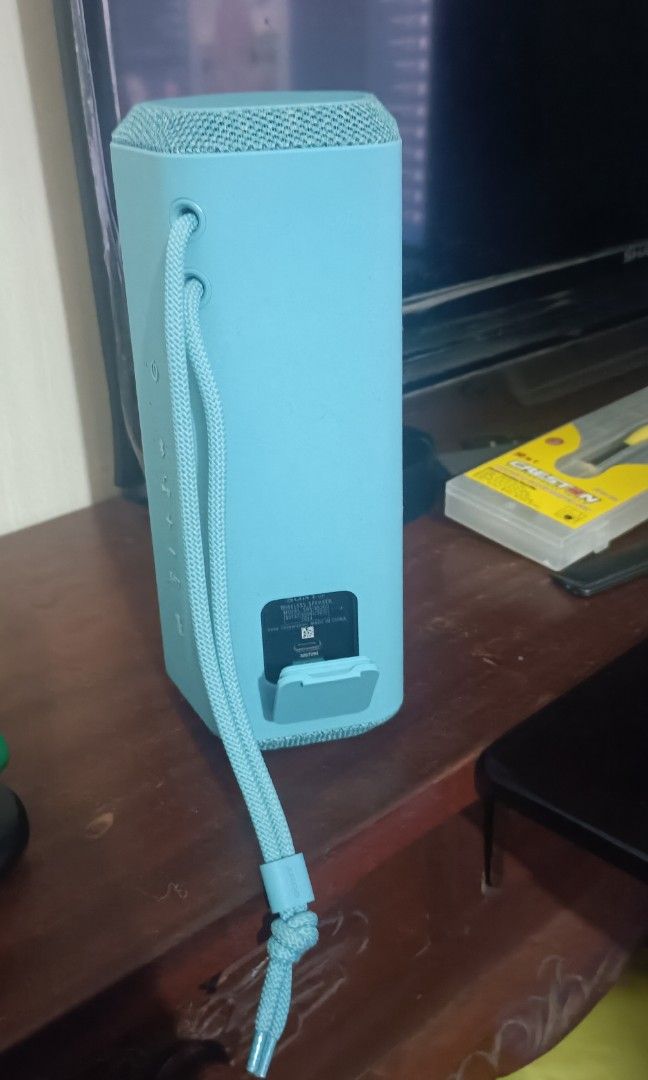 SRS XE200 (Category: Soundbars, Speakers & Amplifiers) located in Quezon City. Submitted by jimarmamento-59749 (Listing ID 1385124022, Image 2). Description: speaker for sale 3k only barely used.