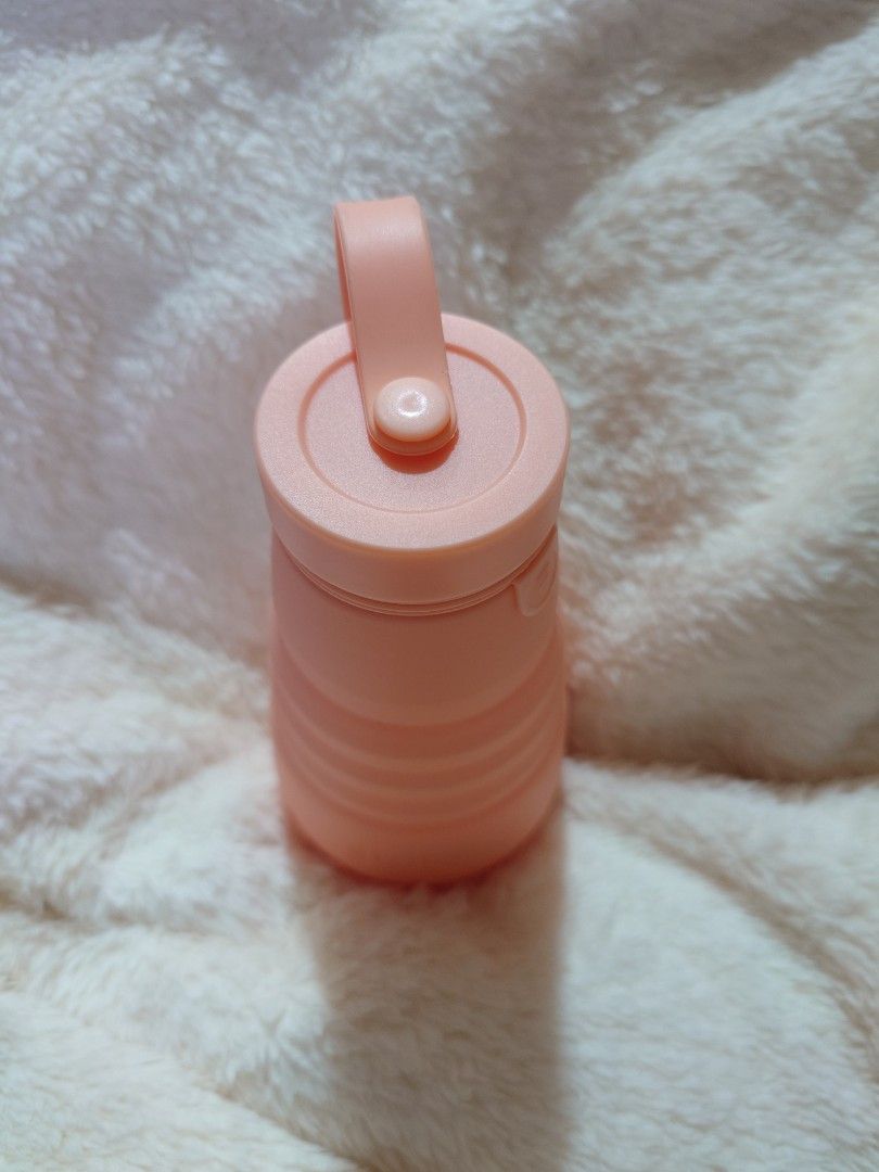 Starbucks x Stojo Collapsible Bottle (Category: Water Bottles & Tumblers) located in Makati City. Submitted by ggreatfindsph (Listing ID 1385125194, Image 3). Description: unused, hinugasan lang no box included buyer shoulders sf.