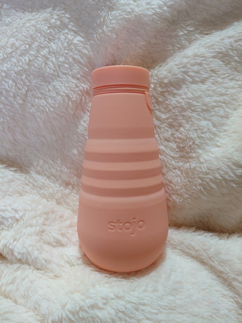 Starbucks x Stojo Collapsible Bottle (Category: Water Bottles & Tumblers) located in Makati City. Submitted by ggreatfindsph (Listing ID 1385125194, Image 2). Description: unused, hinugasan lang no box included buyer shoulders sf.