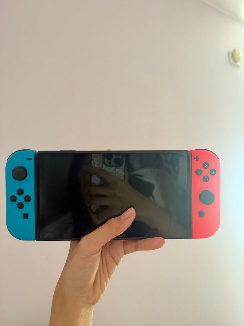 Switch OLED （分類：其他）位於 Hong Kong。 由 siusiucherry 提交（商品編號 1385220451，圖片 3）。簡介： 。