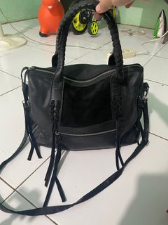 (Kategori: ) berada di . Dikirim oleh juriatihulu (ID iklan 1385084107, Gambar 1). Deskripsi: .