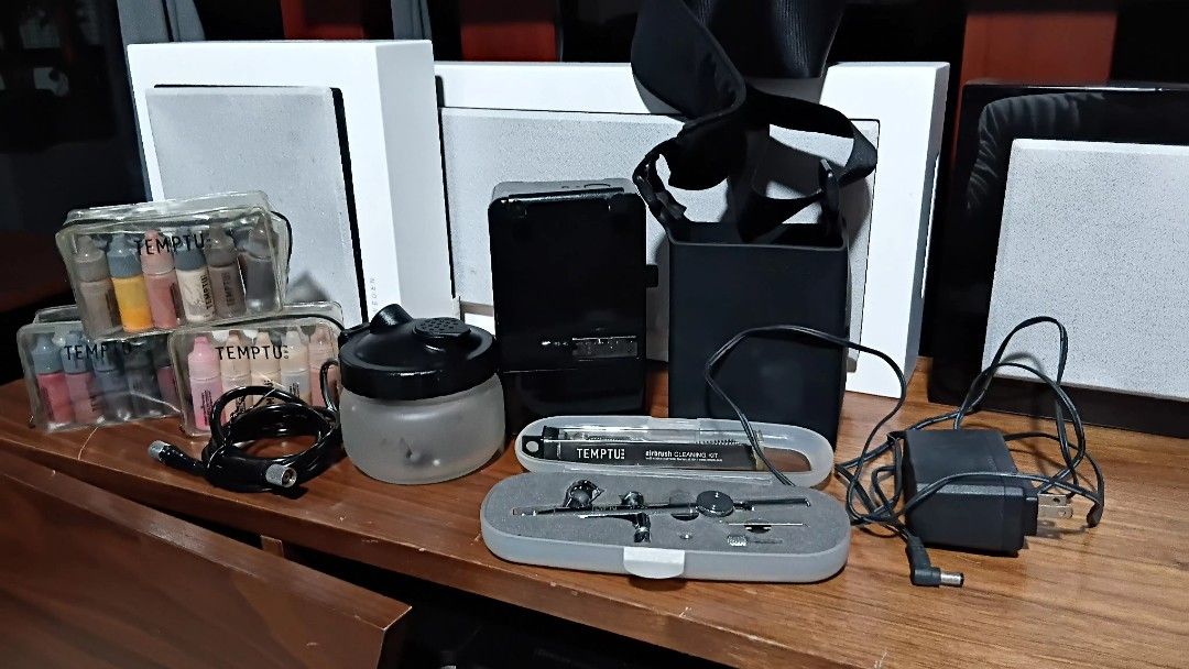 Temptu pro airbrush kit (Category: Makeup) located in Manila. Submitted by jjcastillo08 (Listing ID 1385219779, Image 1). Description: Inclusions: Cleaning kit Temptu Gun Compressor Rechargeable battery so pwede gamitin outdoors Hose Temptu cradle Temptu silicon bag Sparmax cleaning pot Airbrush make up 101 cd 1liter temptu cleaner Free set of false eyelashes Dura 10 bottles pinangpractice for prosthetic make up Dura Trauma ( bloody cuts, scrapes