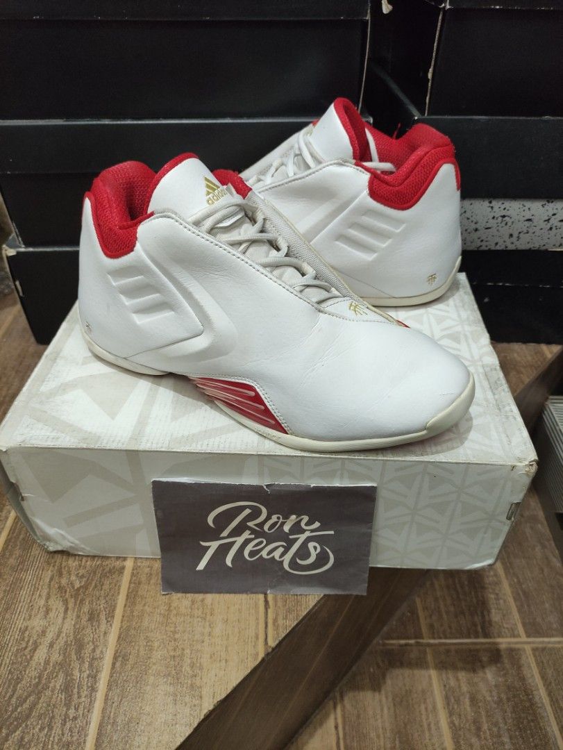 Tmac 3 White Scarlet (Category: Sneakers) located in Cebu City. Submitted by RONHEATS (Listing ID 1385142759, Image 1). Description: size 8.5 fits 9 mens legit/original guaranteed ✅ very good condition no seps replacement box Cebu area can ship nationwide.