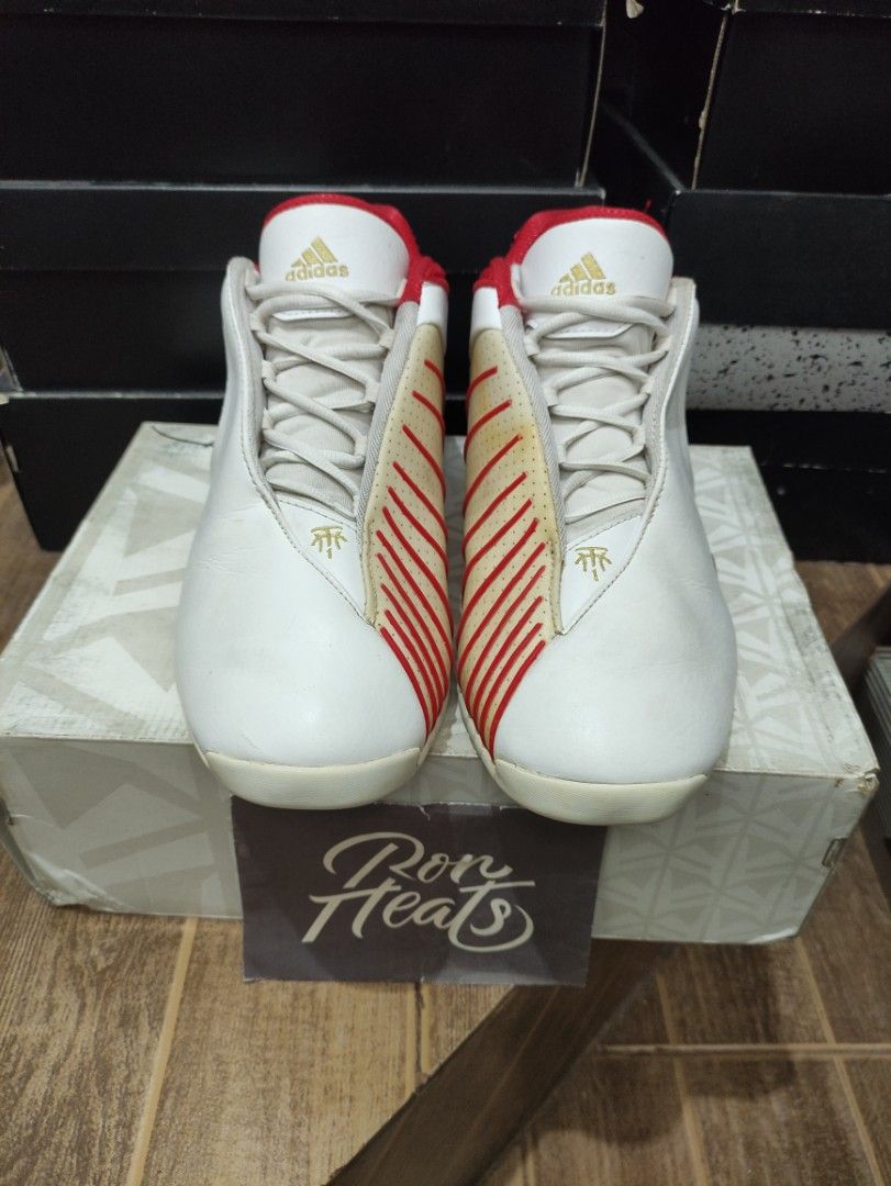 Tmac 3 White Scarlet (Category: Sneakers) located in Cebu City. Submitted by RONHEATS (Listing ID 1385142759, Image 3). Description: size 8.5 fits 9 mens legit/original guaranteed ✅ very good condition no seps replacement box Cebu area can ship nationwide.