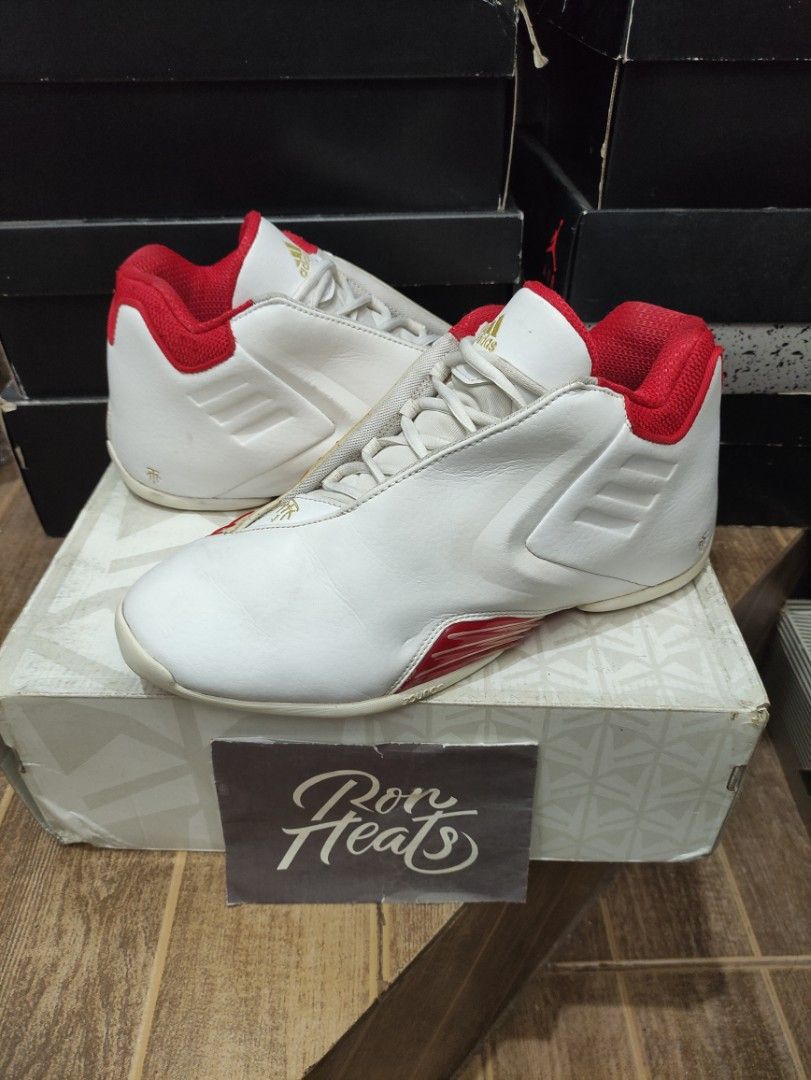 Tmac 3 White Scarlet (Category: Sneakers) located in Cebu City. Submitted by RONHEATS (Listing ID 1385142759, Image 2). Description: size 8.5 fits 9 mens legit/original guaranteed ✅ very good condition no seps replacement box Cebu area can ship nationwide.