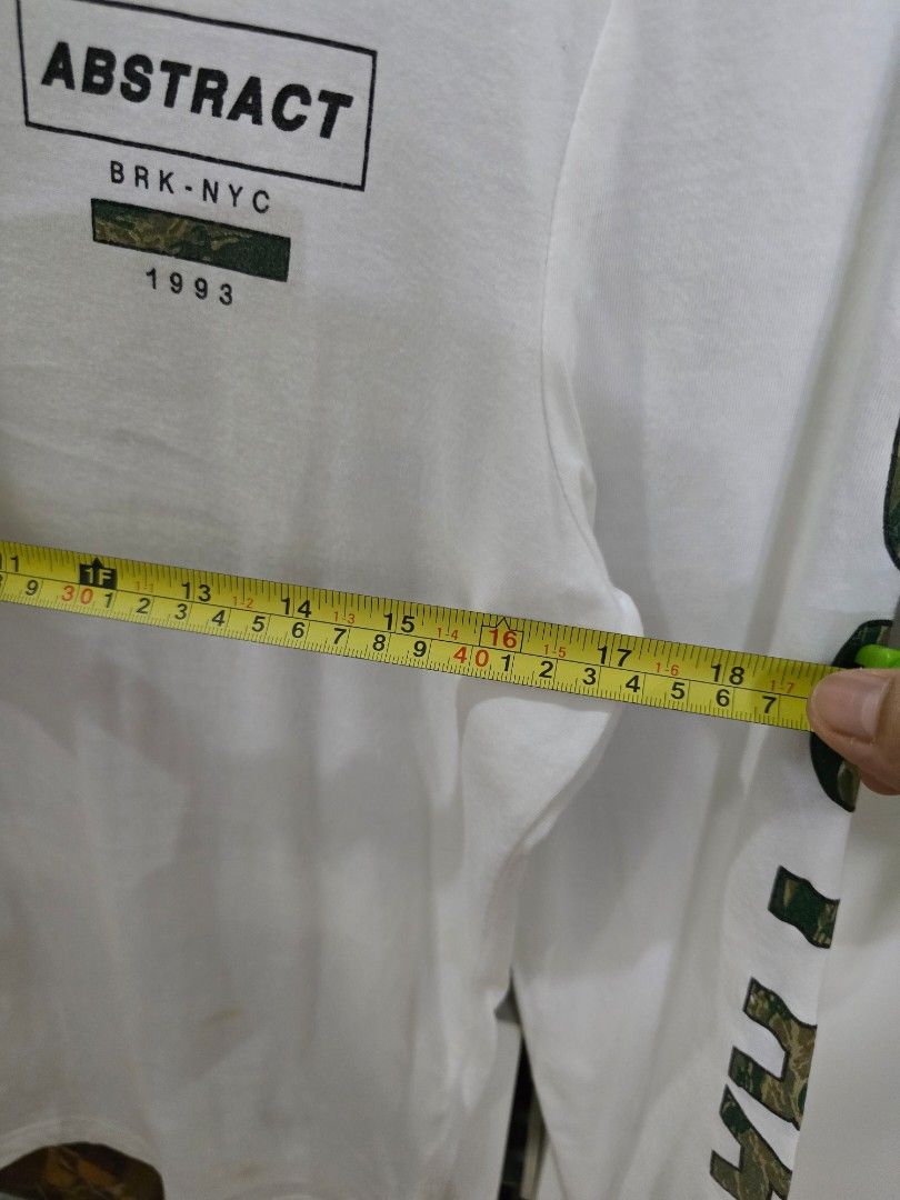 TOPMAN LONGSLEEVE (Category: Tshirts & Polo Shirts ) located in Valenzuela. Submitted by mluck (Listing ID 1385183976, Image 3). Description: very comfi material.
