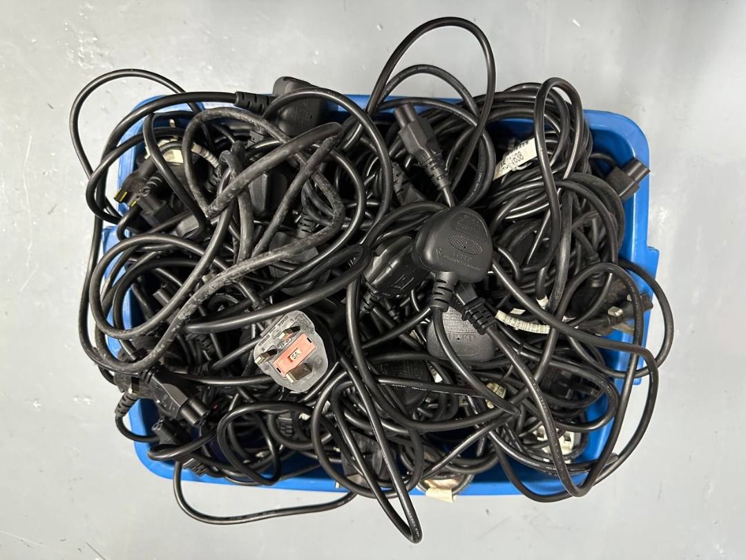 UK Power Cables - Various Lengths65075736508545111